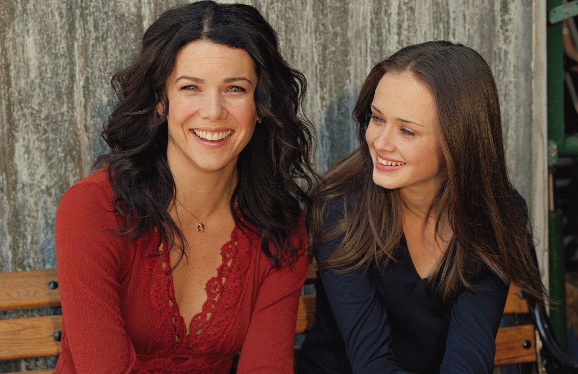 Gilmore girls на английском. Сериала девочки Гилмор Пэрис на вечеринке. 100 Женщин сериал. Девочки Гилмор: времена года сериал 2016 актёры. Rosa Gilmore.